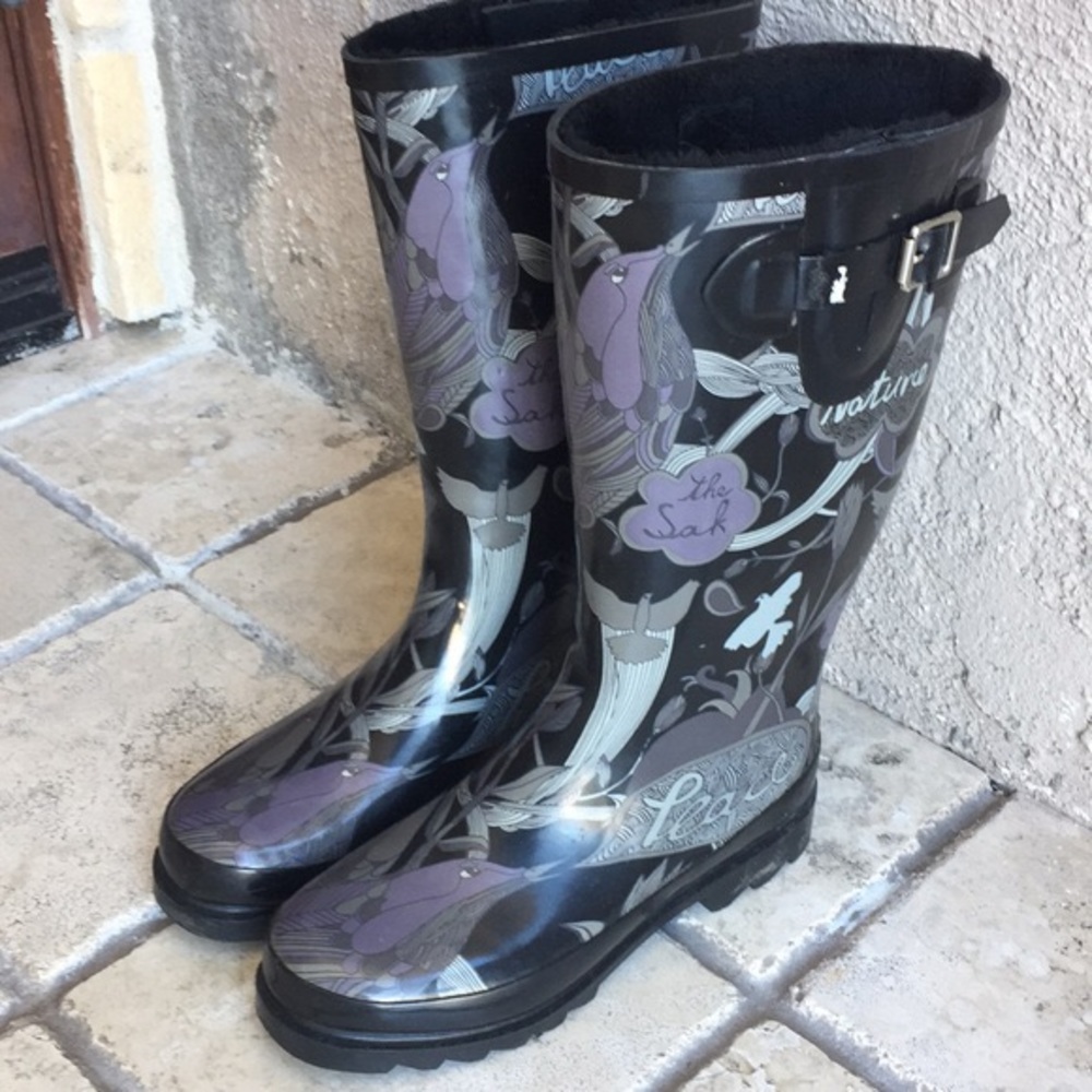 Sakroots peace rain boots with fleece lining